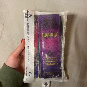 15 pack of tanning samples with bag!